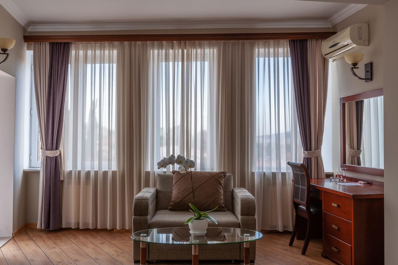 Penthouse Hotel Tbilisi Exteriör bild