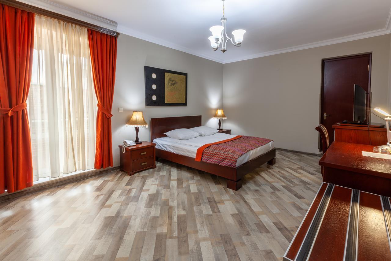 Penthouse Hotel Tbilisi Exteriör bild
